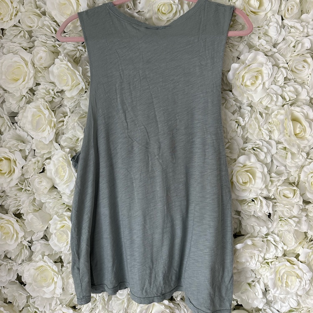 Tank - Picture 2 of 3